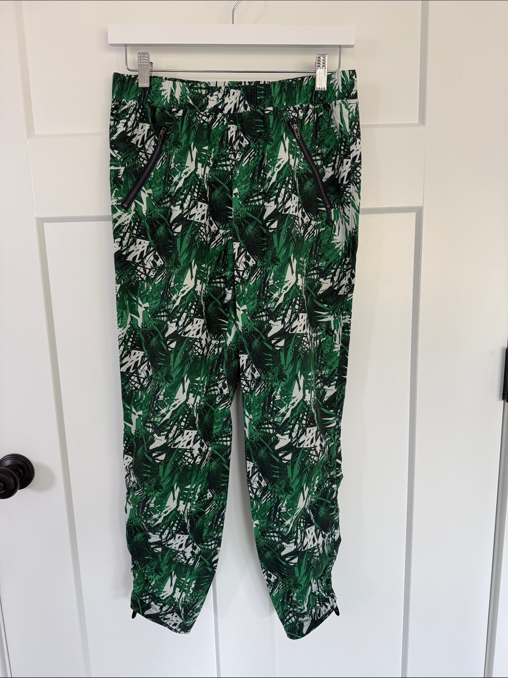 Athleta Palm-Print Jogger Style Pants